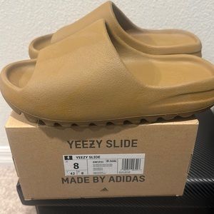 Yeezy Slides size 8